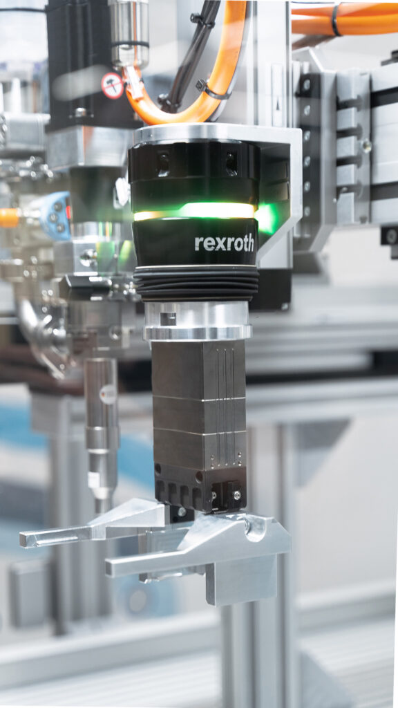 Rexroth-sensor-product-on the factory floor 